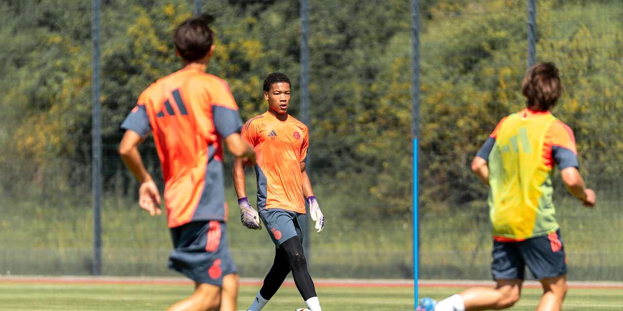 Leo Prescott im Training der U19 des FC Bayern.