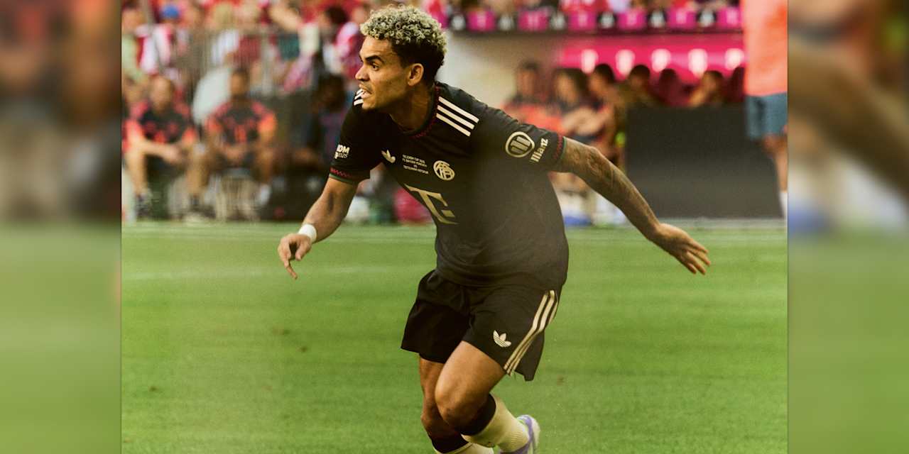 Luis Díaz setzt im Telekom Cup des FC Bayern zum Sprint an