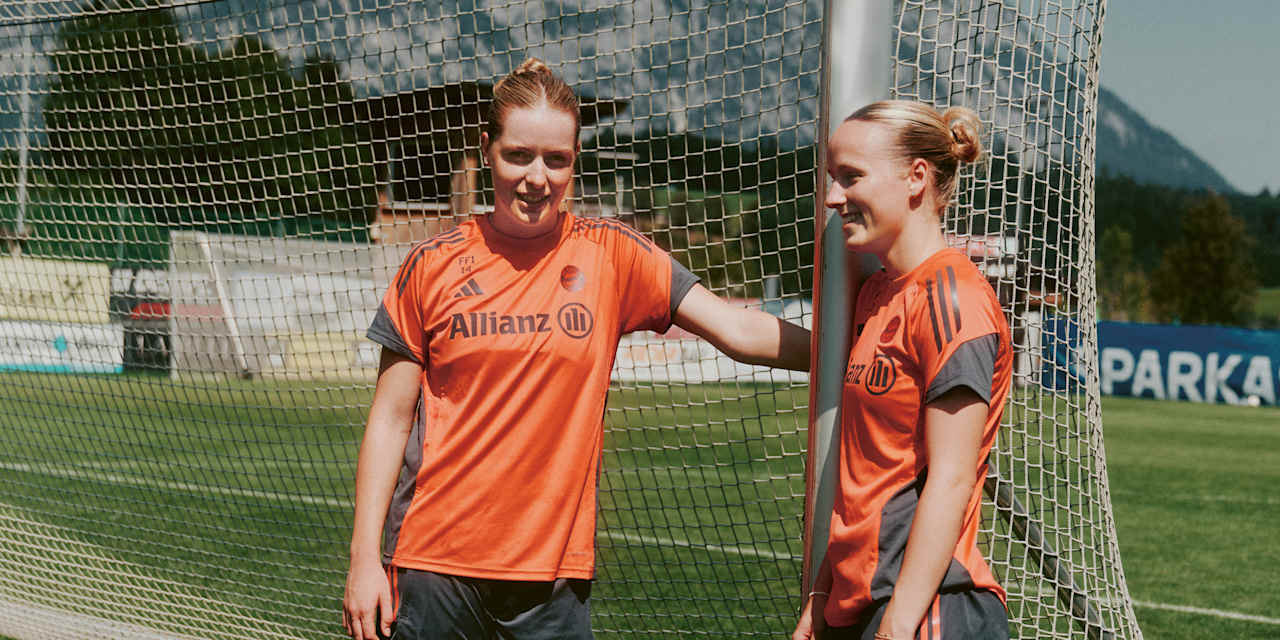 Franziska Kett and Alara Sehitler training with FC Bayern Women