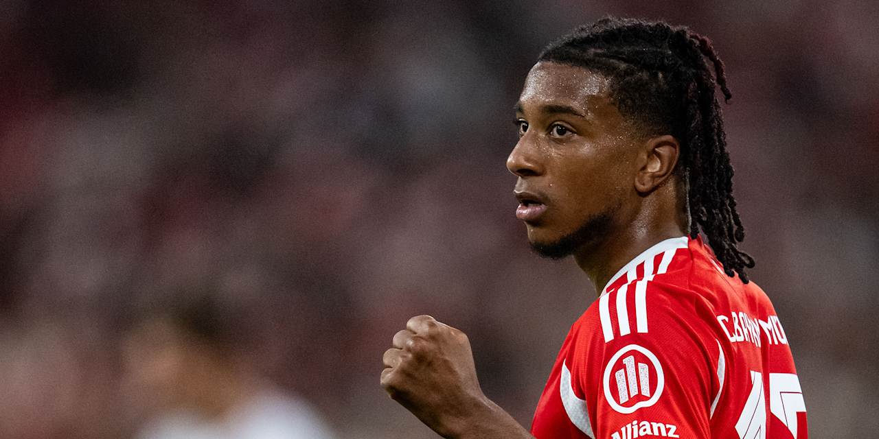 Michael Olise bejubelt ein Tor gegen Leipzig