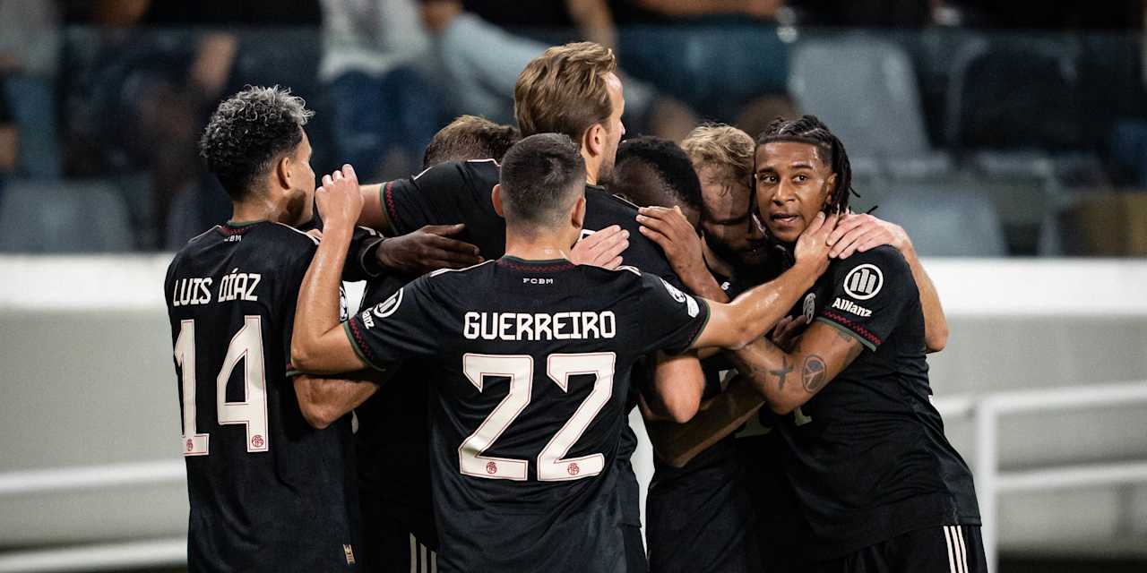 Spieler des FC Bayern jubeln nach einem Tor gegen den FC Pafos