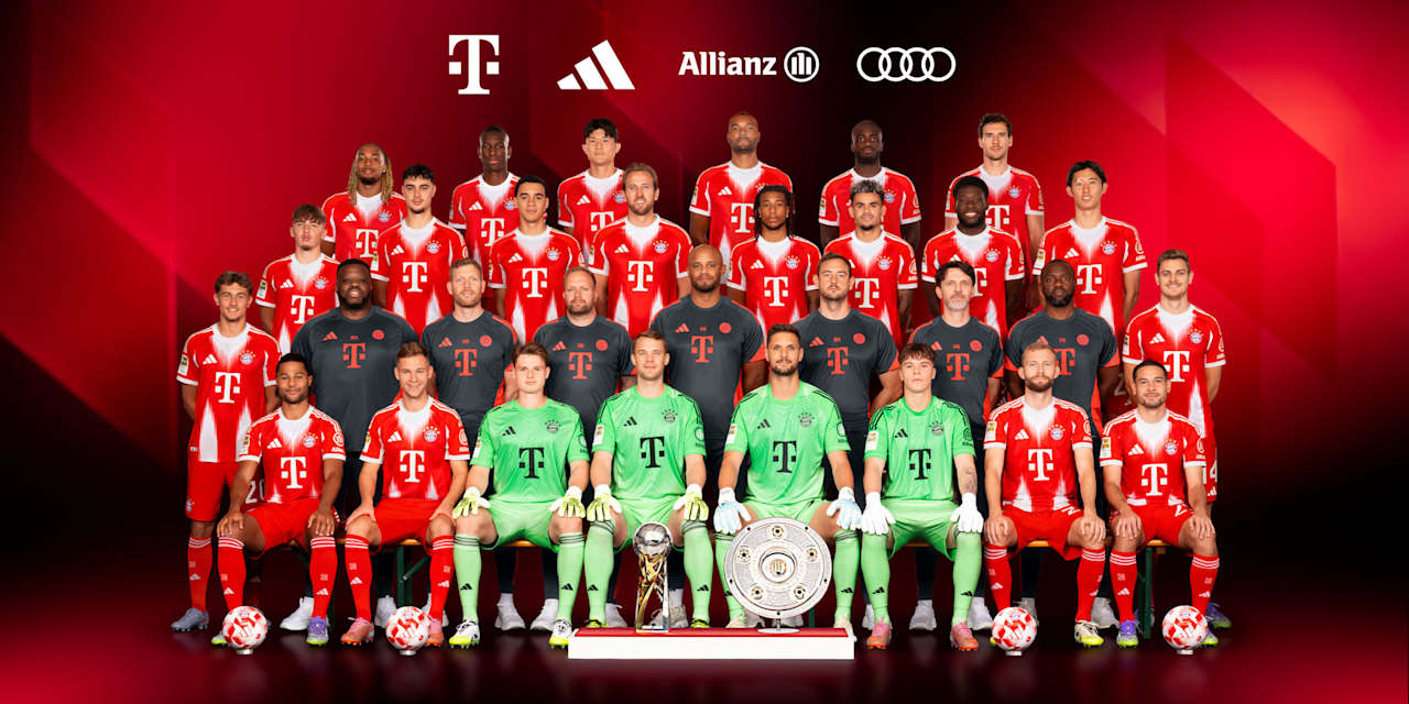Official FC Bayern team photo 2025/26