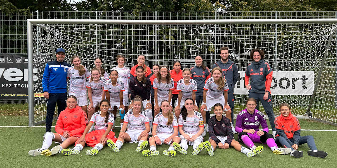 Phillip Lahm auf dem Teamfoto mit der U15 des FC Bayern.