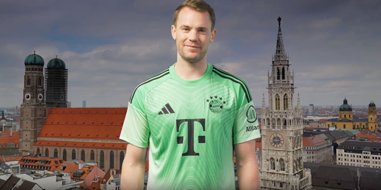 Manuel Neuer lacht in die Kamera