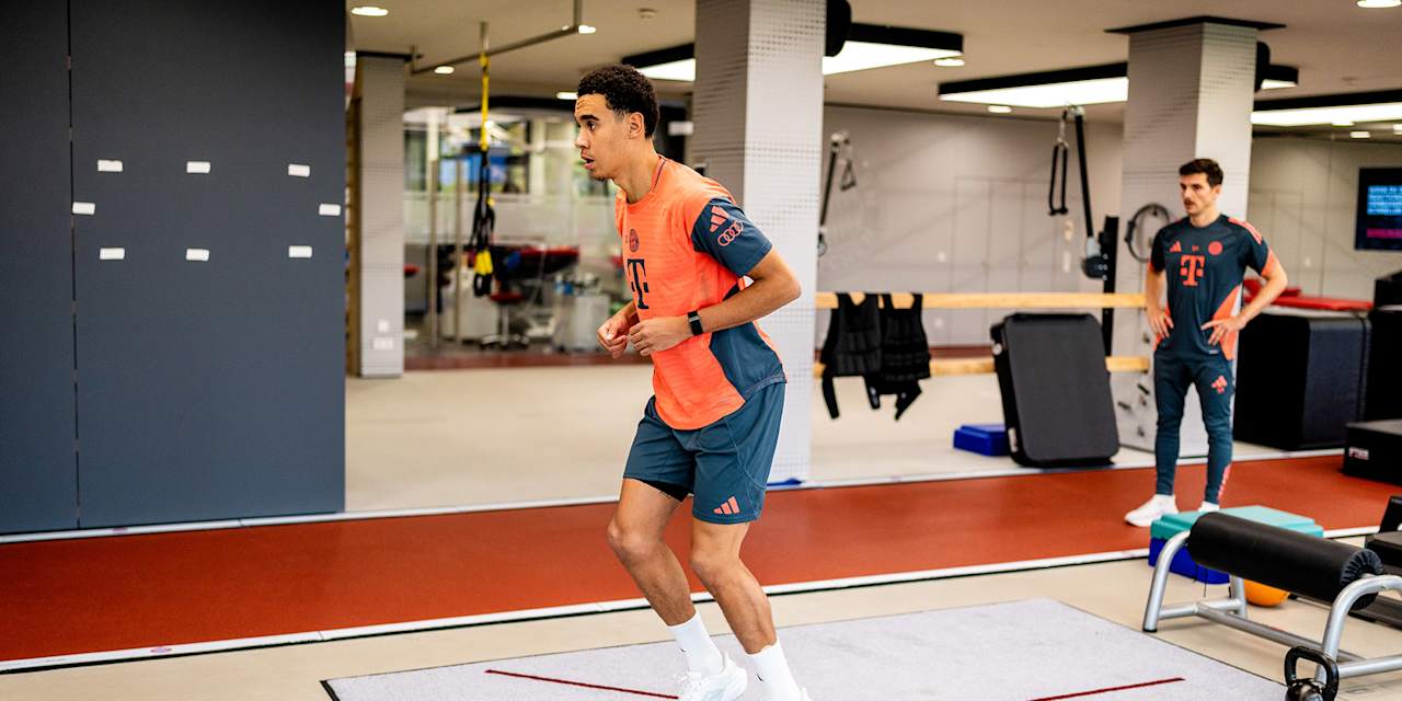 Jamal Musiala training