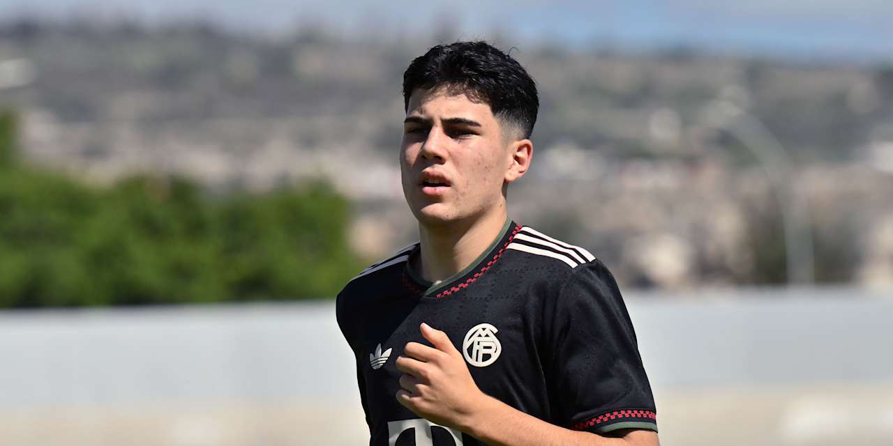 Felipe Chávez läuft im Stadion in Paphos.