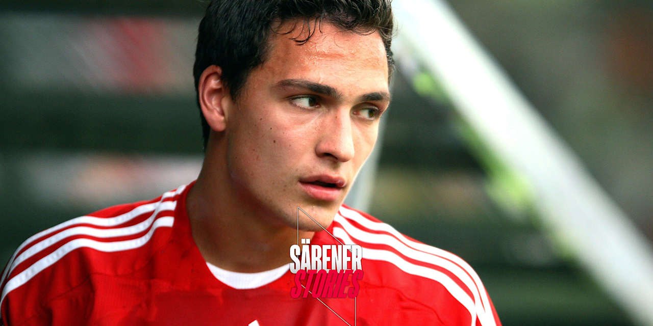 Nachwuchs-Talent in Rot: Der sehr junge Mats Hummels.