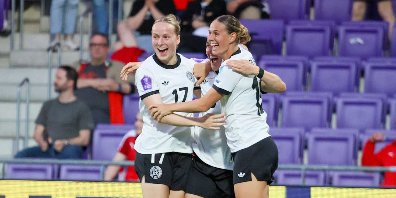 Lea Schüller bejubelt ein Tor bei der Europameisterschaft in der Schweiz.