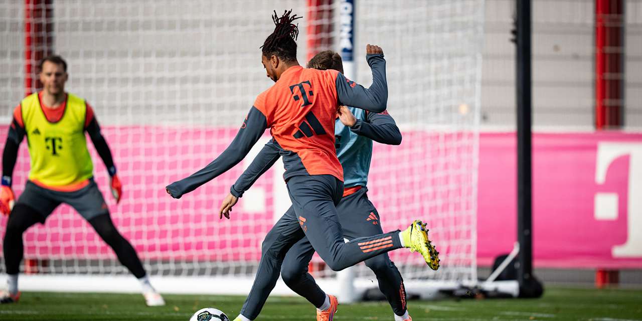 Michael Olise Bayern training Köln