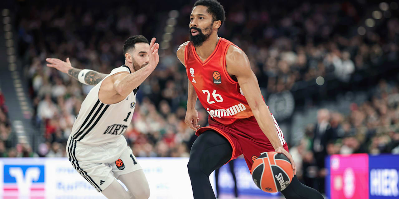 Spencer Dinwiddie dribbelt