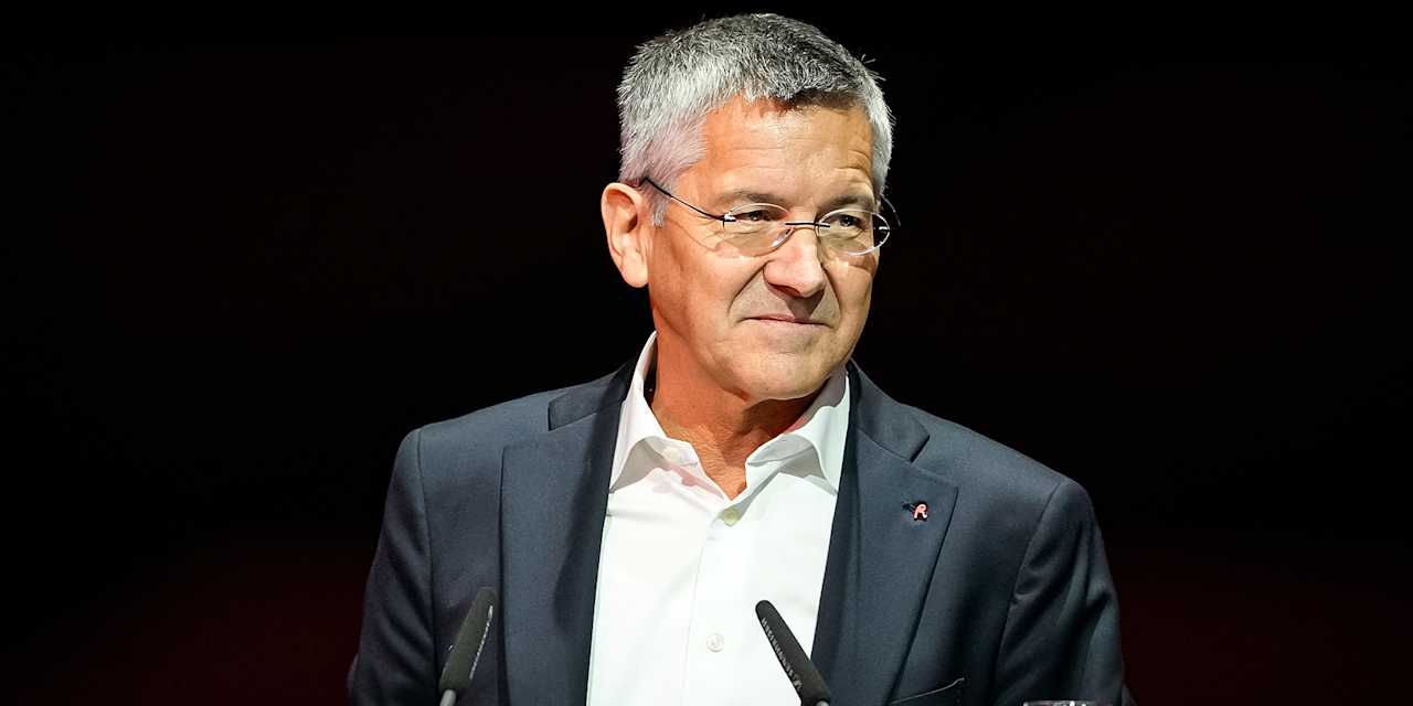 Herbert Hainer auf der Jahreshauptversammlung des FC Bayern München eV im BMW Park