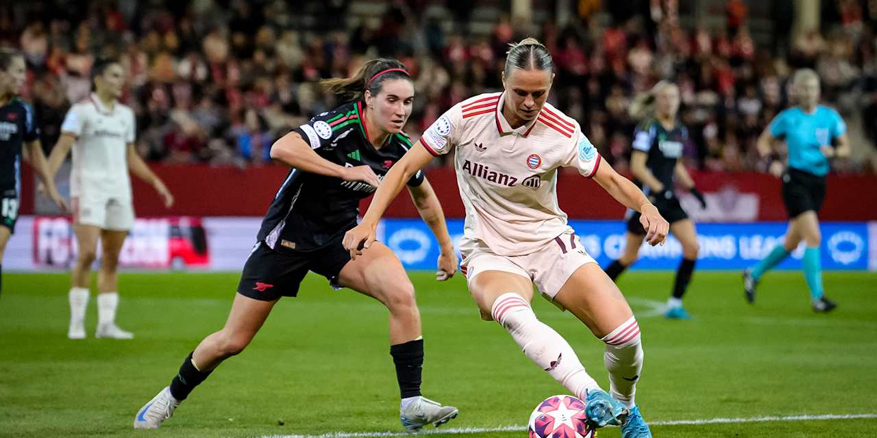 Klara Bühl im Duell mit Arsenals Mariona Caldentey.