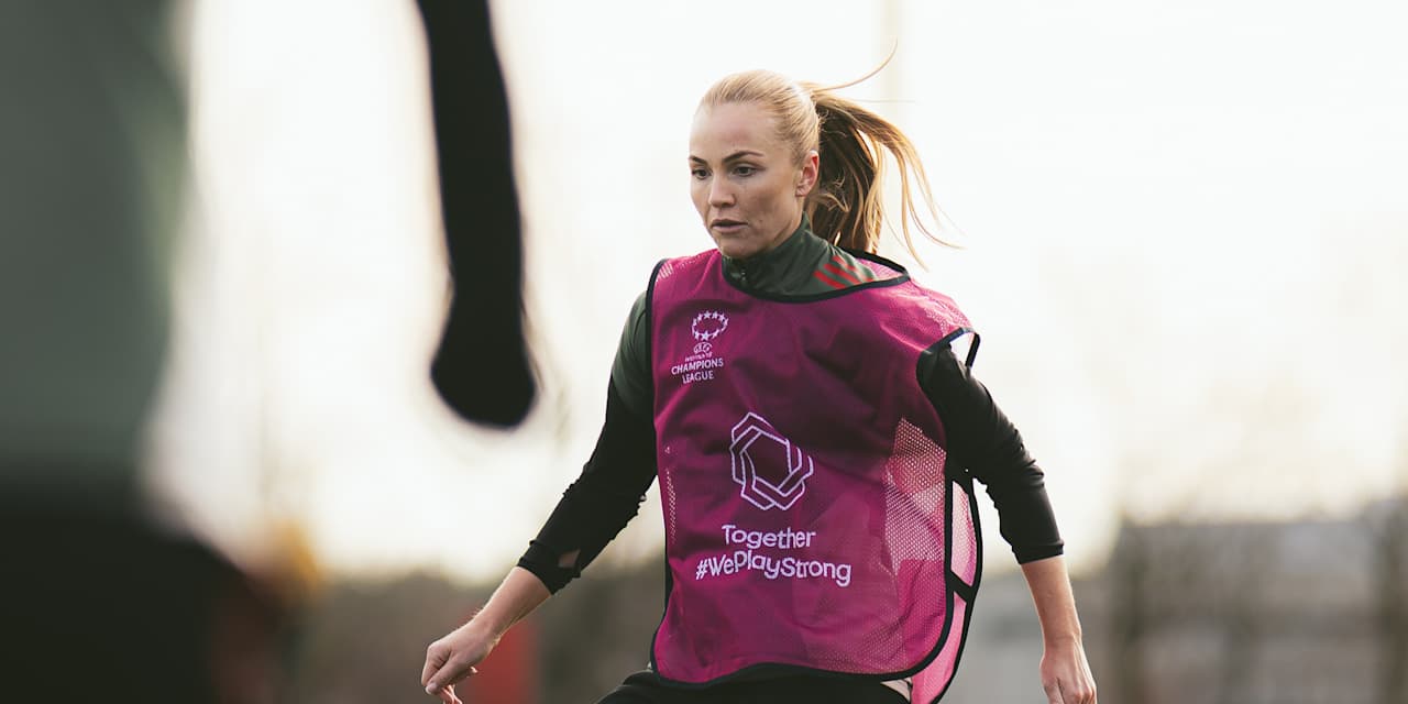 Glodis Viggosdottir während des Abschlusstrainings der FC Bayern Frauen.