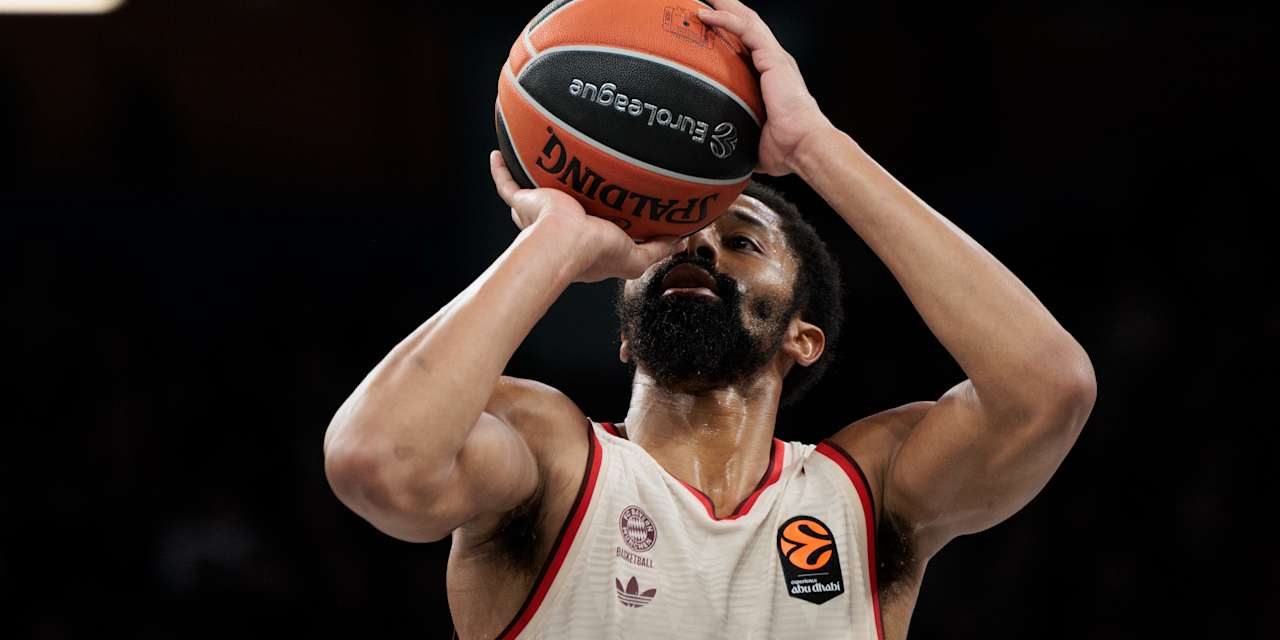 For Spencer Dinwiddie and FC Bayern Basketball, it’s back to Spain - this time to Valencia.