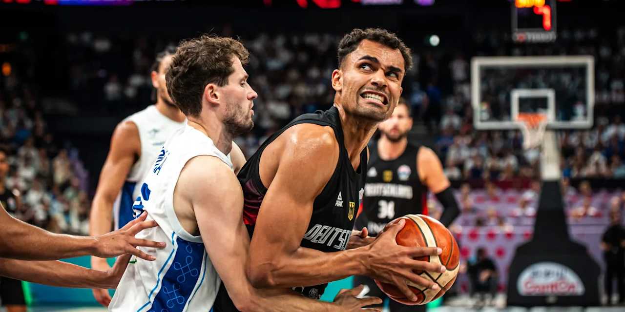 Oscar da Silva im Zweikampf