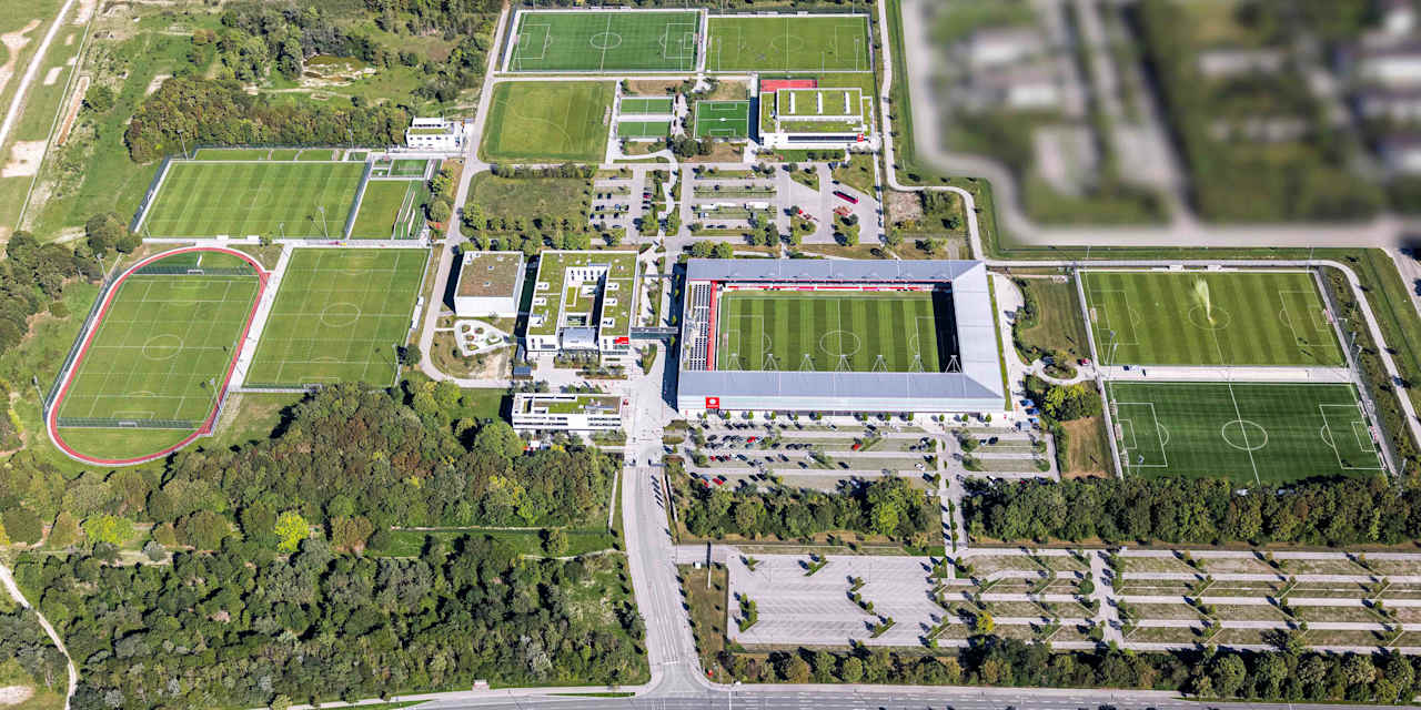 Luftbild vom Gelände des FC Bayern Campus.