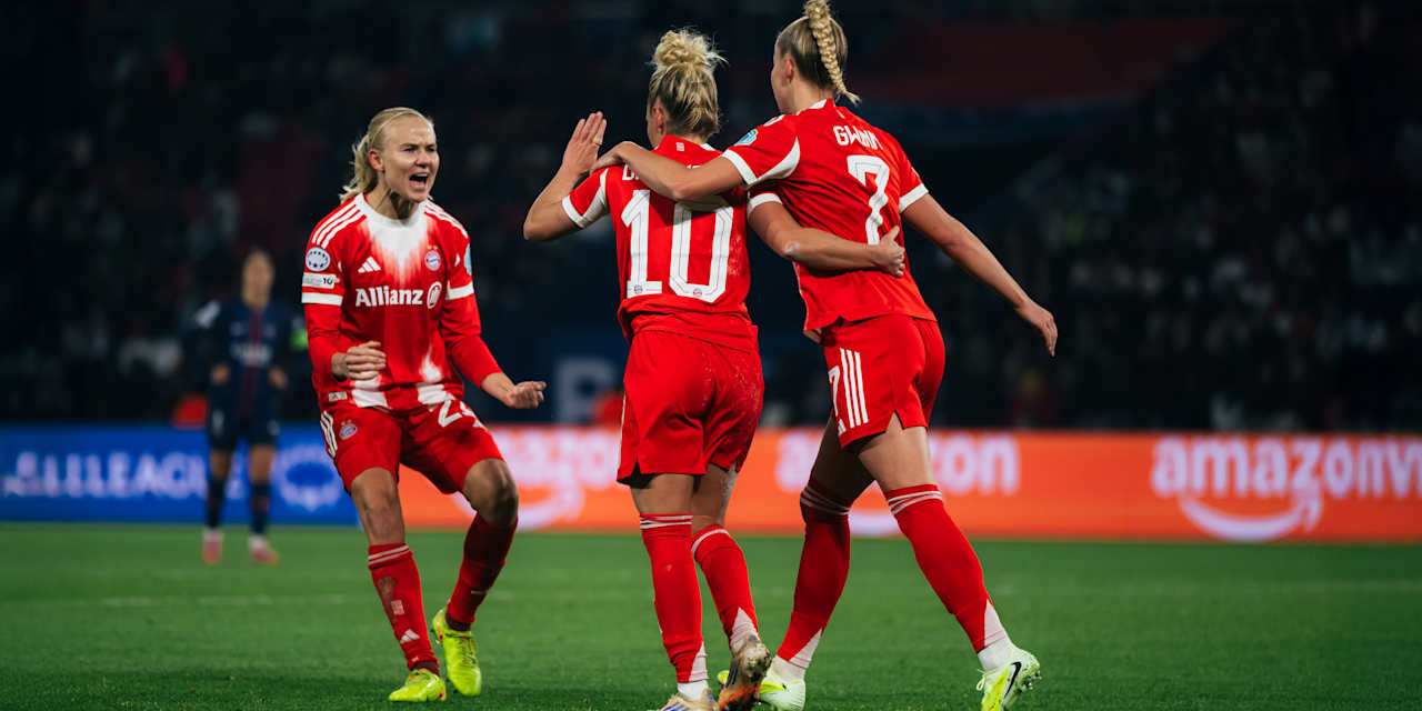Pernille Harder, Linda Dallmann und Giulia Gwinn bejubeln ein Tor gegen PSG.