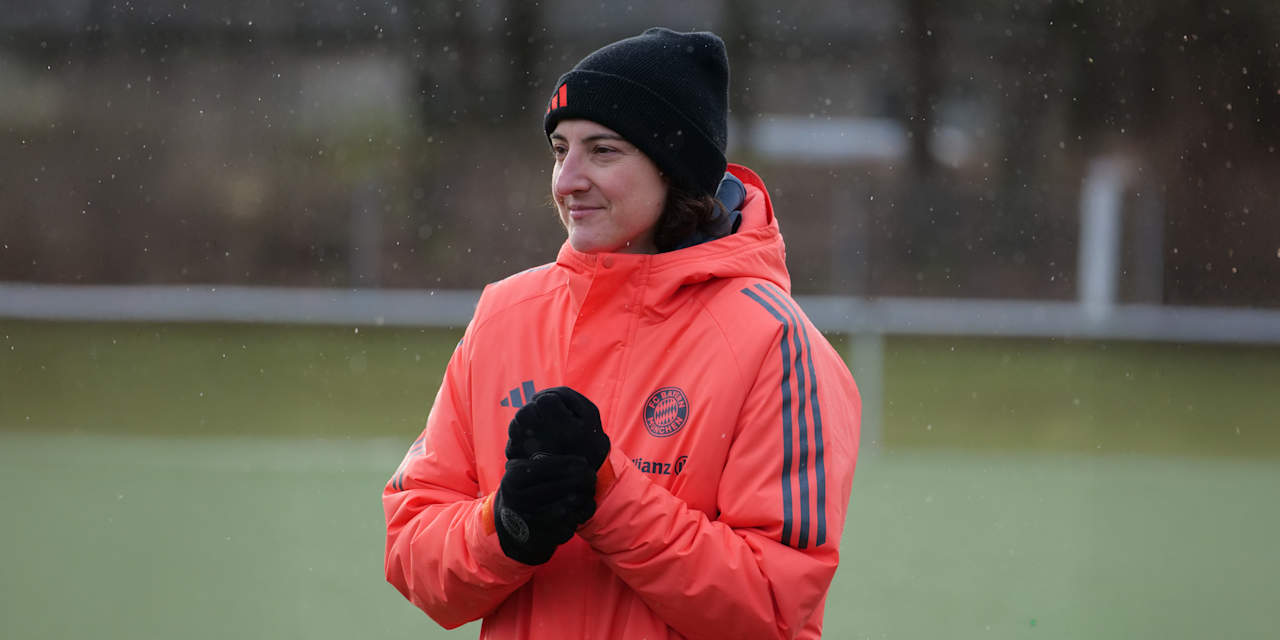 Ivon Karras, Cheftrainerin der U15-Juniorinnen, während eines Spiels ihrer Mannschaft.