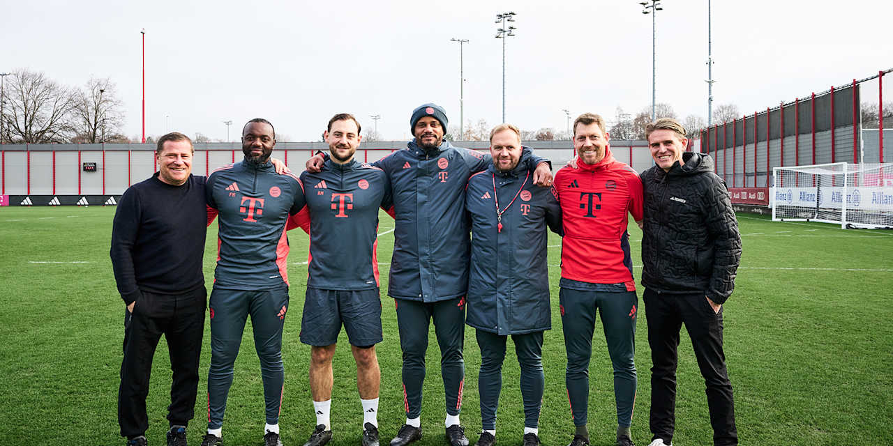 Max Eberl, Christoph Freund und Vincent Kompany mit den Co-Trainer des FC Bayern Rene Maric, Aaron Danks & Floribert Ngalula sowie Torwarttrainer Michael Rechner.