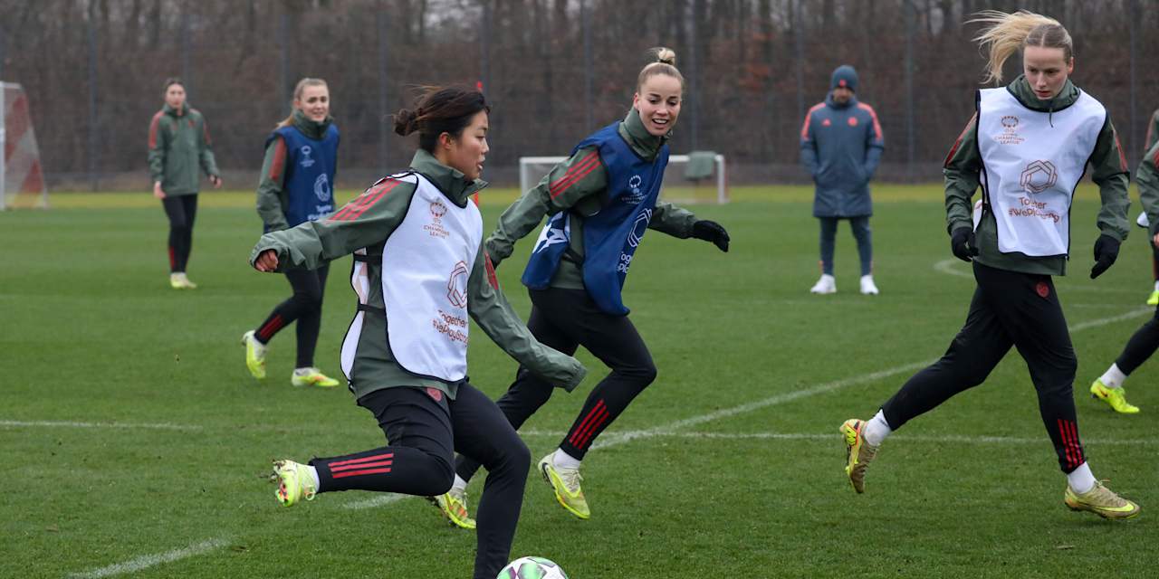 Momoko Tanikawa während des Abschlusstrainings der FC Bayern Frauen.