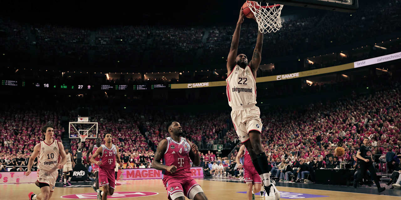 Isiaha Mike Dunk