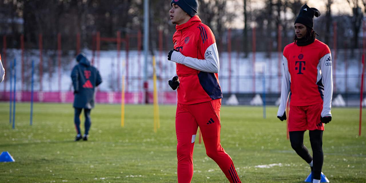 Jamal Musiala in FC Bayern's first training session of 2026.