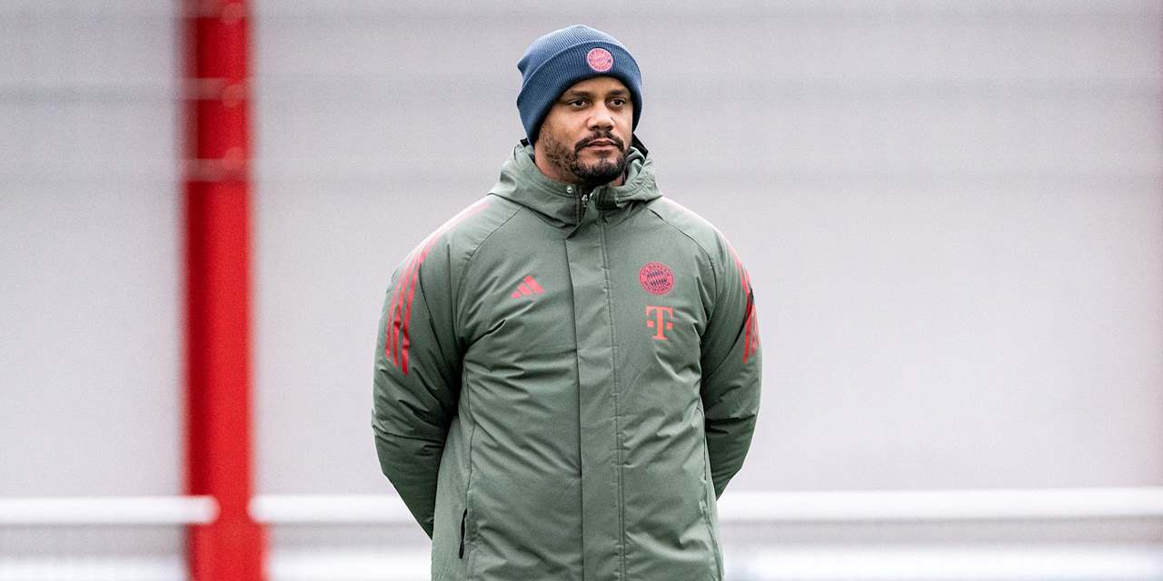 Vincent Kompany beobachtet das Training des FC Bayern