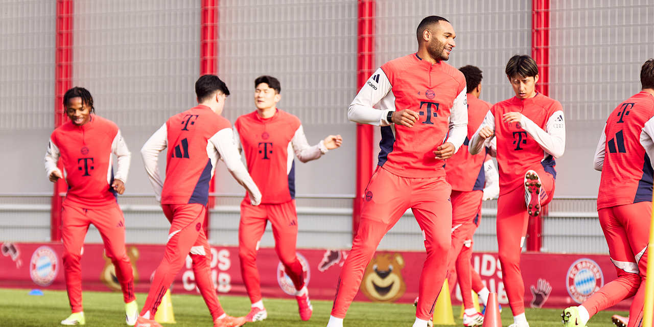 Jonathan Tah und Kollegen beim Warmlaufen im Training des FC Bayern vor dem Bundesliga-Spiel beim 1. FC Köln