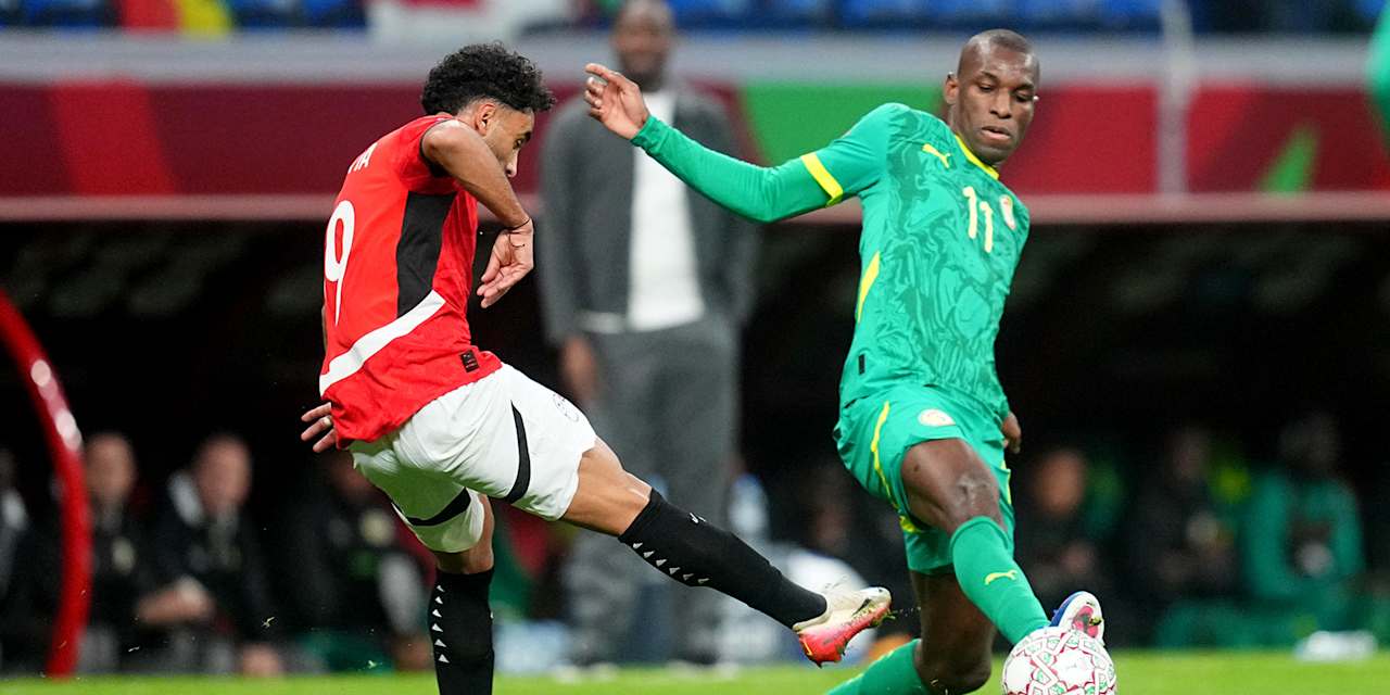 Marawan Attia Fahim Ghallab of Egypt and Nicolas Jackson of Senegal