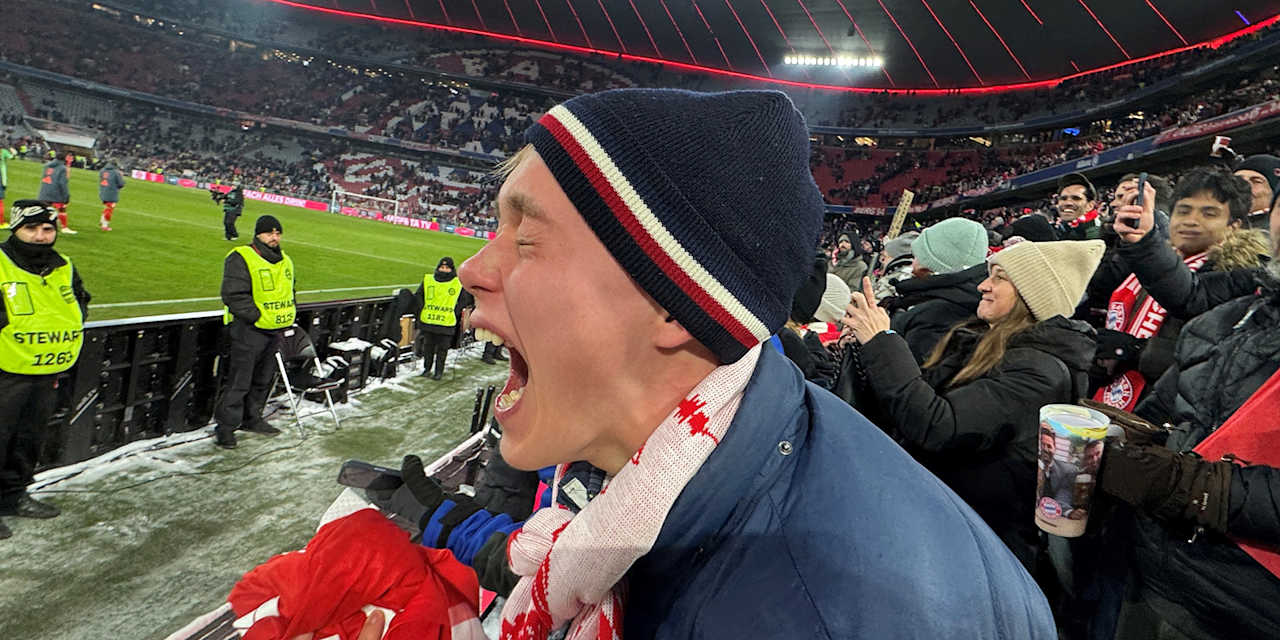 Jan Feddermann freut sich über das Trikot von Jonathan Tah.