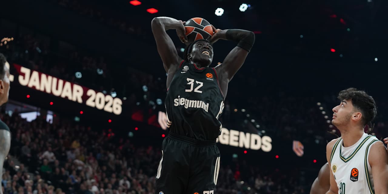 Wenyen Gabriel dunk