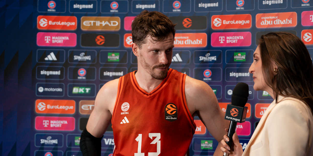 Andreas Obst wird interviewt