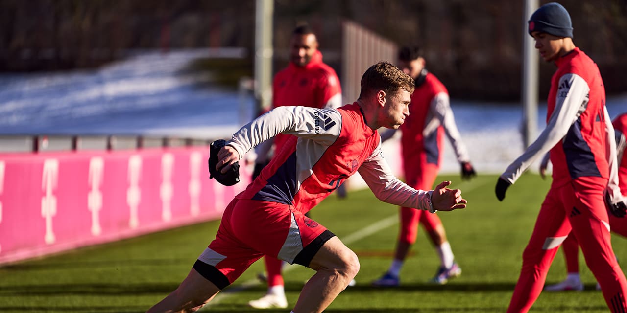 Joshua Kimmich setzt den Sprint an im Abschlusstraining des FC Bayern vor dem Spiel beim Hamburger SV