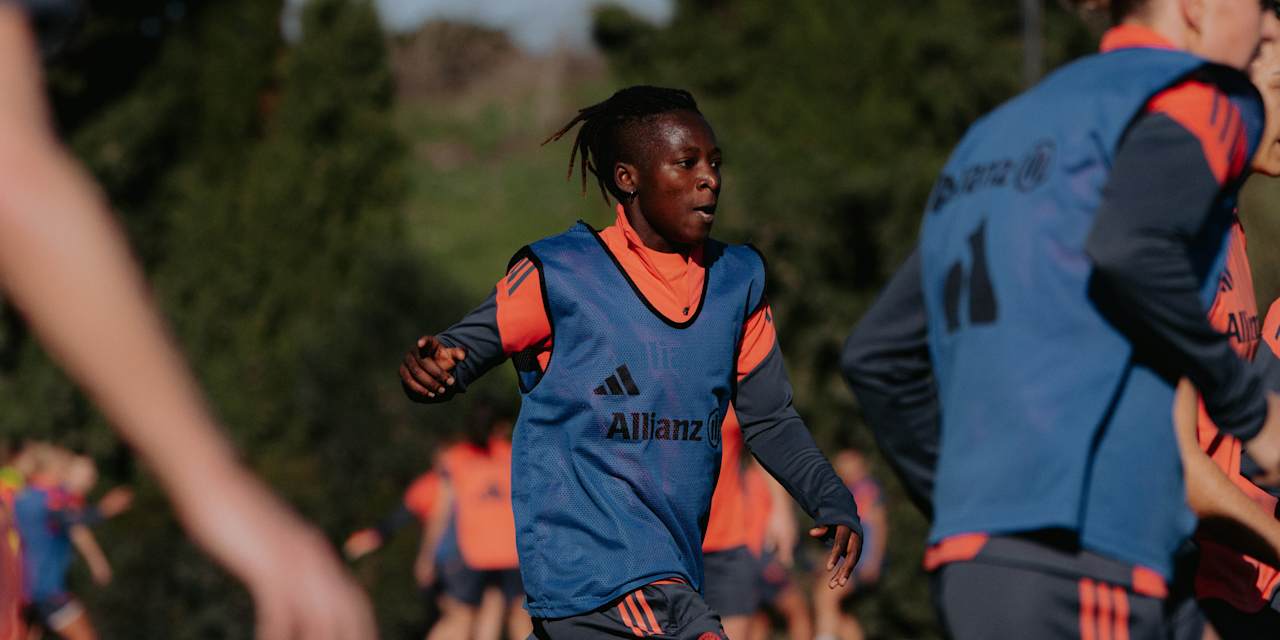 Bernadette Amani während einer Trainingseinheit der FC Bayern Frauen.