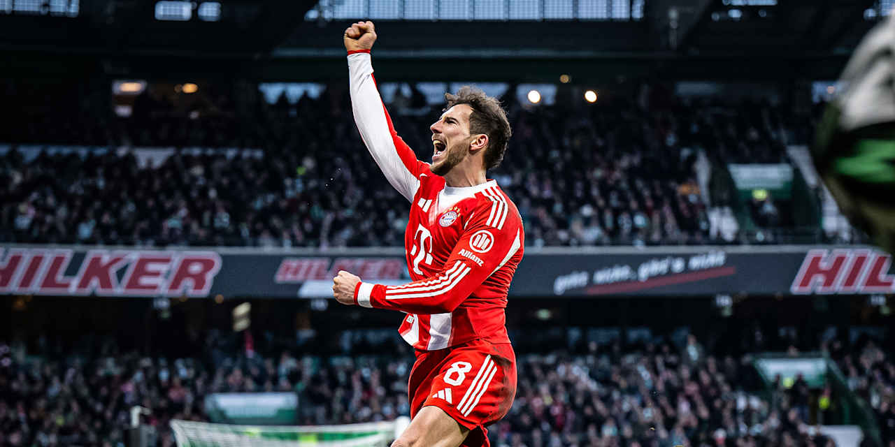Leon Goretzka jubelt während des Bundesliga-Gastspiels des FC Bayern beim SV Werder Bremen
