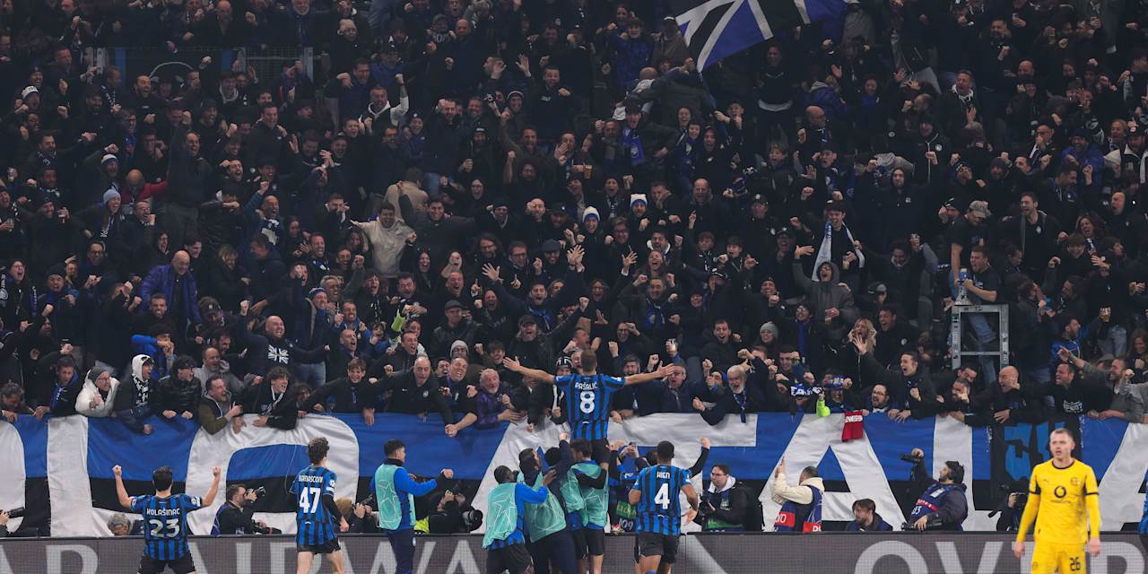 Lautaro Martinez in front of celebrating Inter fans
