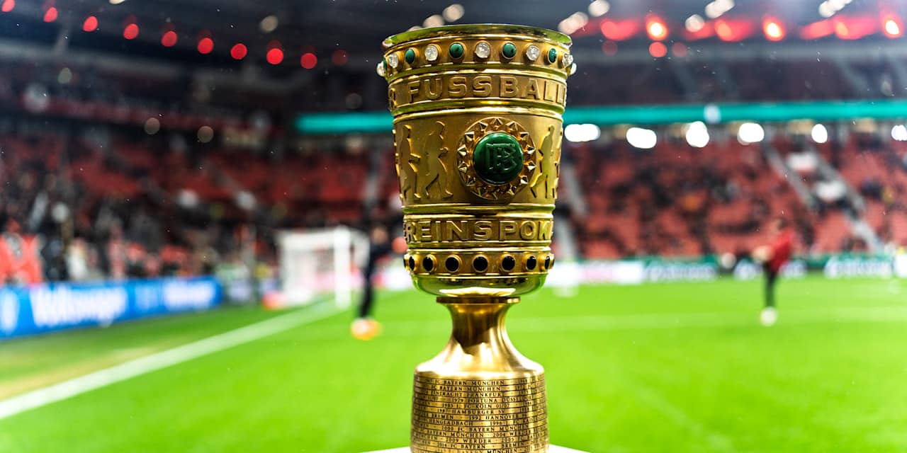 DFB-Pokal-Trophäe in der Leverkusener BayArena