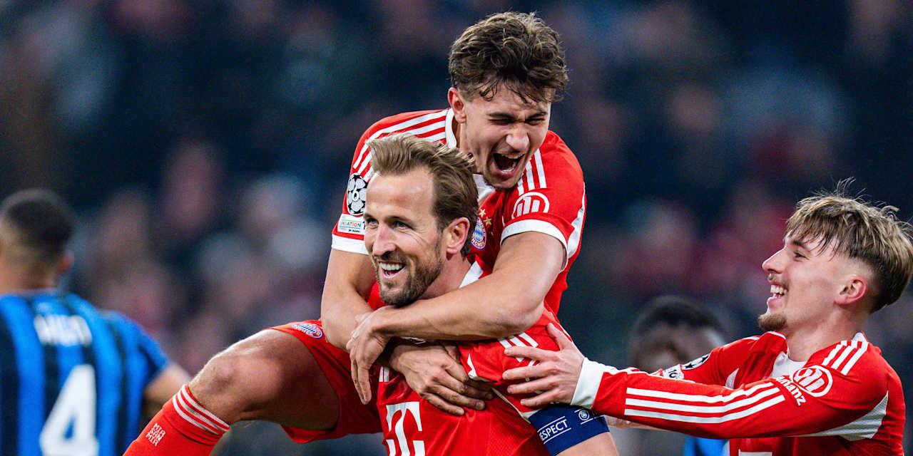 Jubeltraube um Harry Kane im Champions League-Heimspiel des FC Bayern gegen Atalanta Bergamo