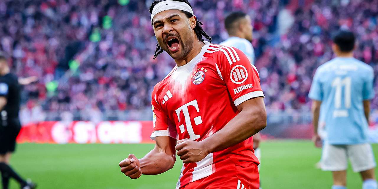 Serge Gnabry bejubelt sein Tor zum 4:0-Endstand im Bundesliga-Heimspiel des FC Bayern gegen den 1. FC Union Berlin