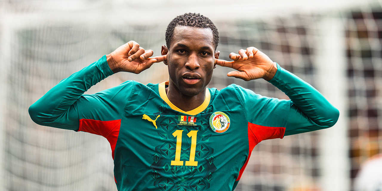 Nicolas Jackson bejubelt ein Tor im Spiel zwischen Senegal und Peru.