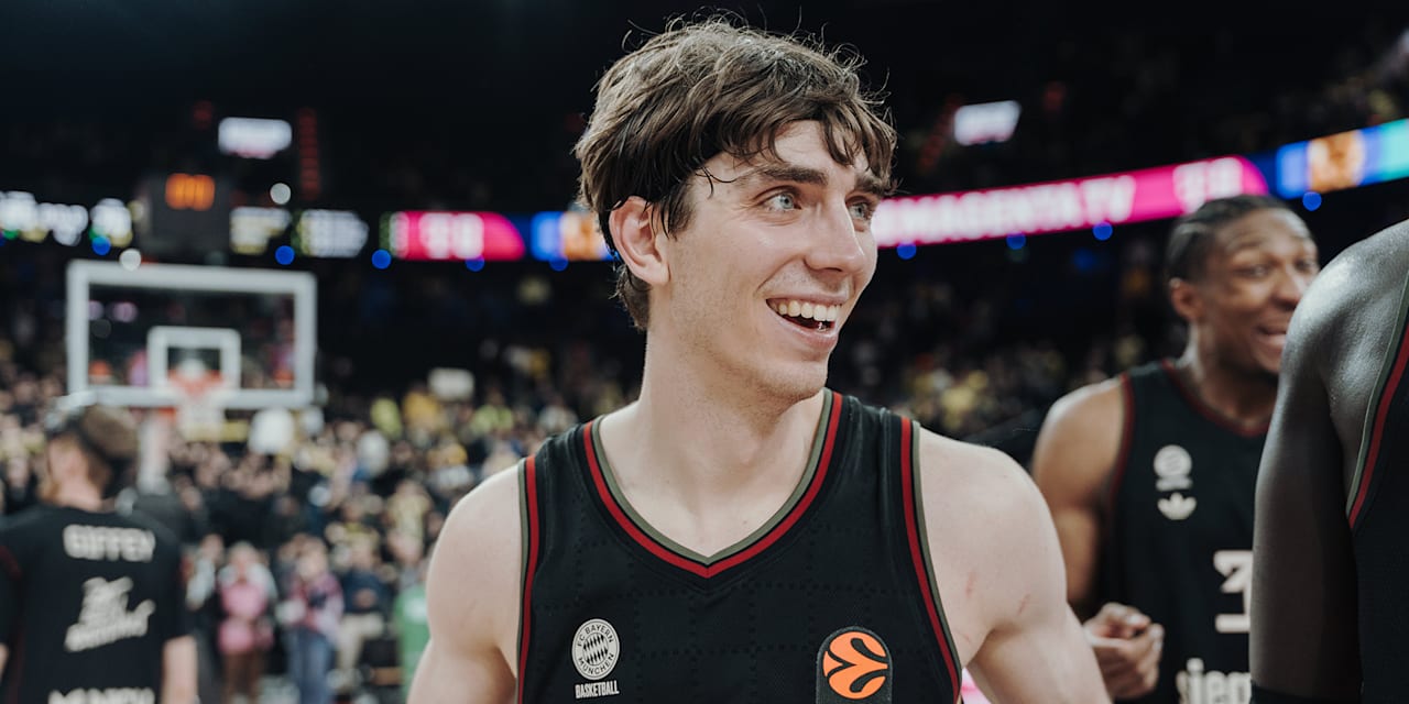 Justinian Jessup lacht