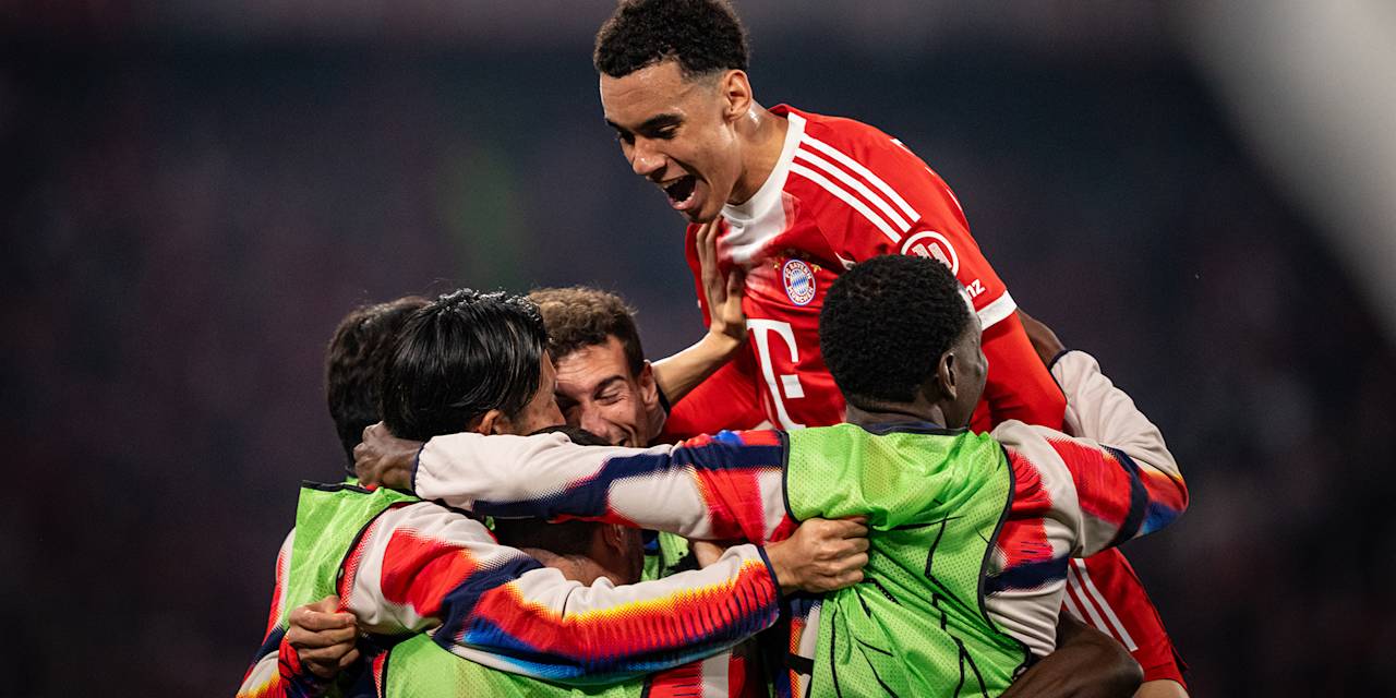 Jubeltraube der Bayern-Spieler nach dem 3:3 im Champions League-Viertelfinale zwischen dem FC Bayern und Real Madrid