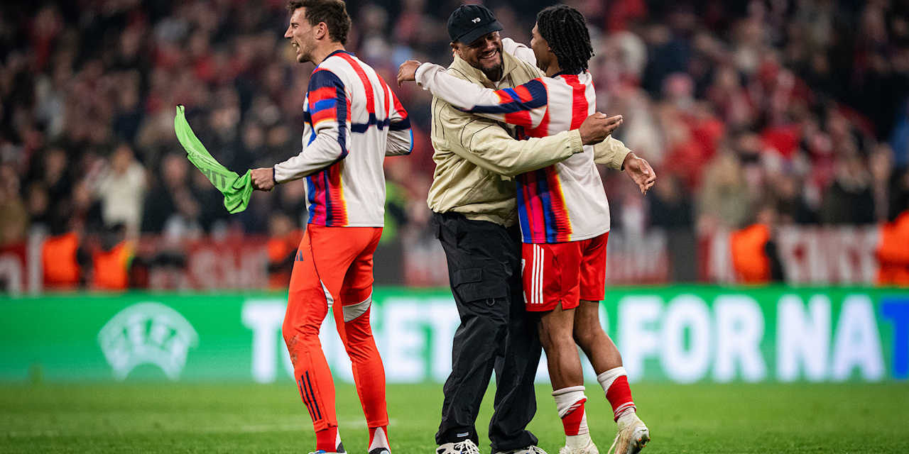 Vincent Kompany umarmt Serge Gnabry nach dem 4:3-Sieg im im Champions League-Viertelfinale zwischen dem FC Bayern und Real Madrid