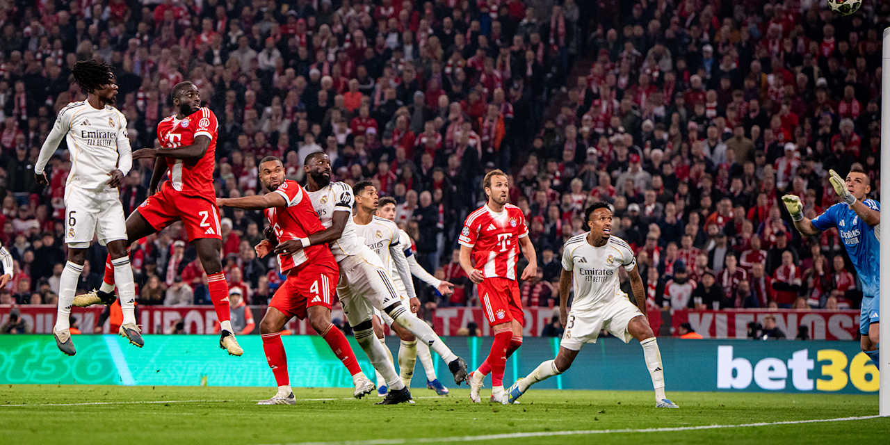 Dayot Upamecano köpft aufs Tor im Champions League-Viertelfinale zwischen dem FC Bayern und Real Madrid