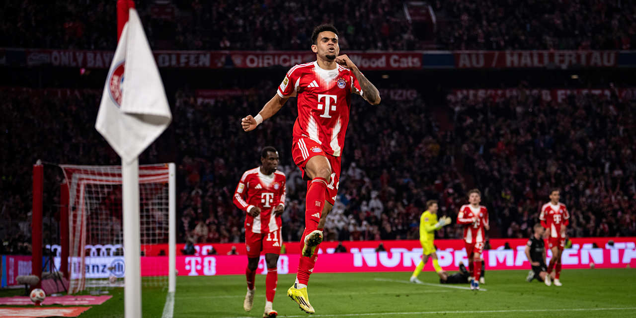 Luis Diaz bejubelt sein Tor zum 1:0 im Bundesliga-Spiel des FC Bayern gegen Borussia Mönchengladbach.