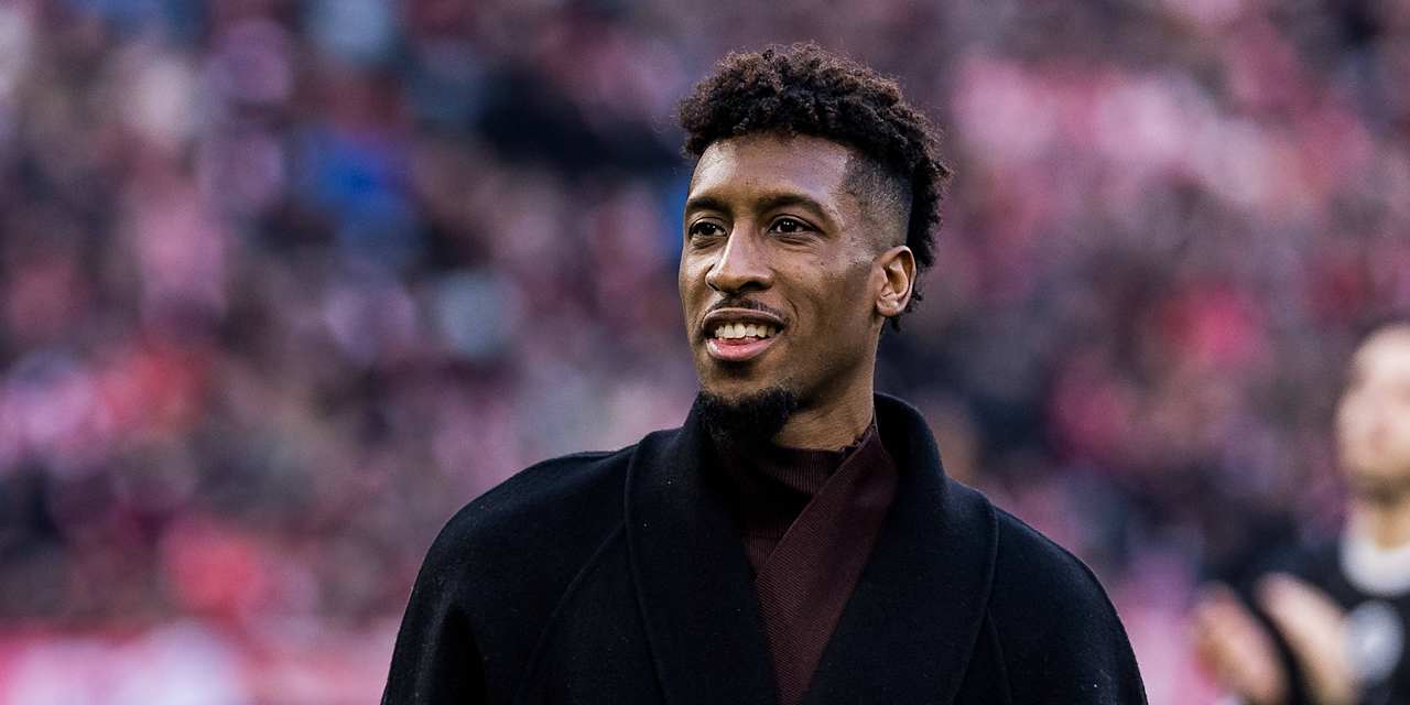Kingsley Coman wird vor dem Bundesliga-Heimspiel des FC Bayern gegen den FC St. Pauli offiziell verabschiedet.