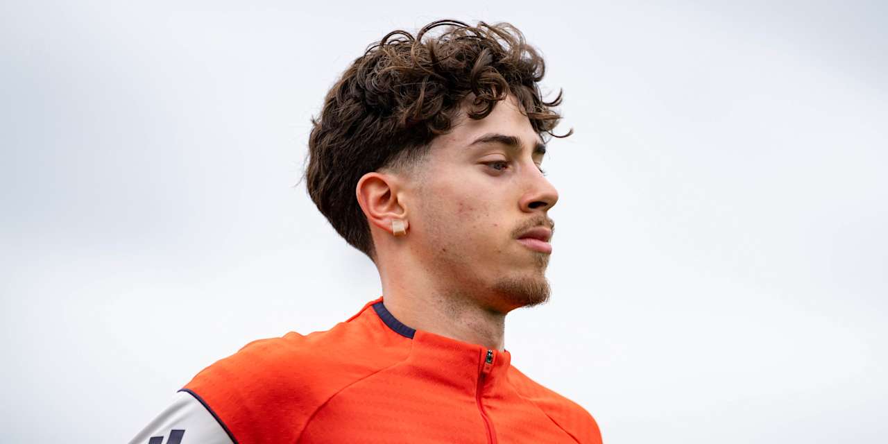 David Santos Daiber im orangenen FC Bayern-Dress