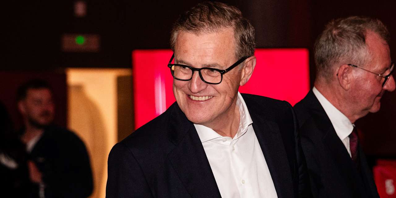 Jan-Christian Dreesen lächelt in die Kamera.