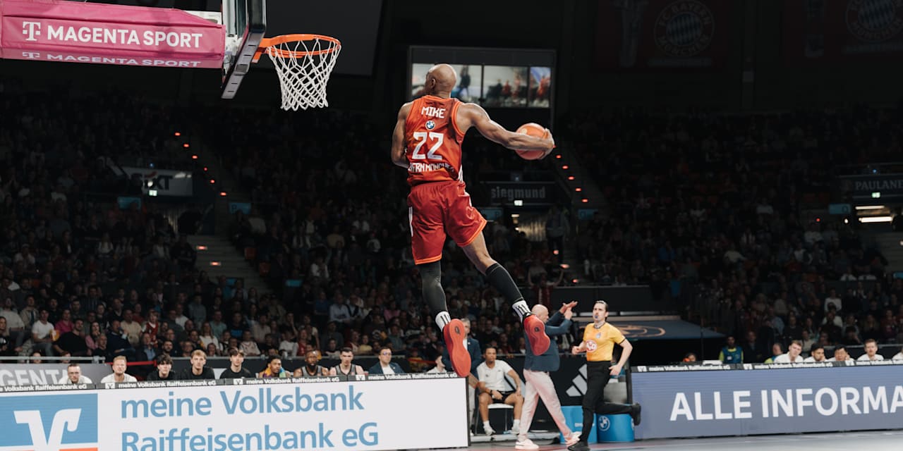 Isiaha Mike Dunk