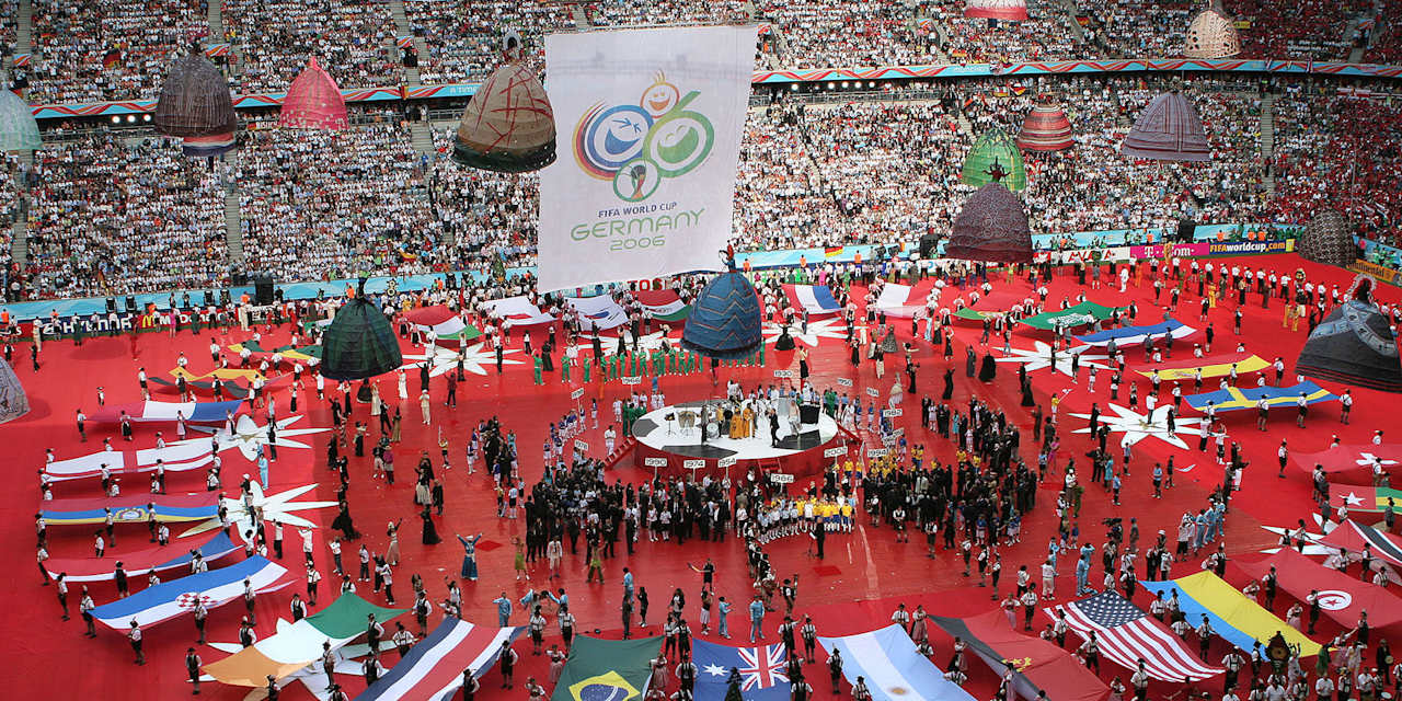 Eröffnungsfeier der WM 2006 auf dem Rasen der Allianz Arena